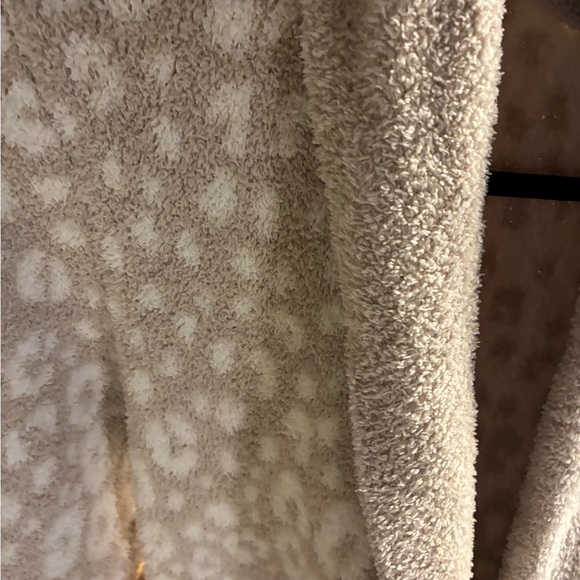 Cozy Gray Leopard Print Robe - Picture 3 of 7